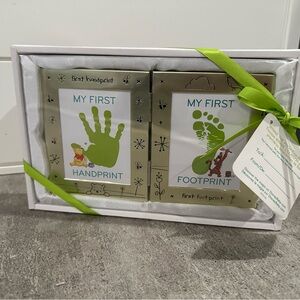 Disney Baby Winnie the Pooh Handprints and Footprints Kit